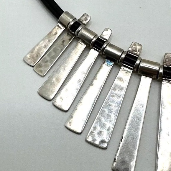 Silpada Vintage RARE Sterling Silver NOD TO
MOD Exquisite Hammered Bib Necklace - Picture 8 of 14